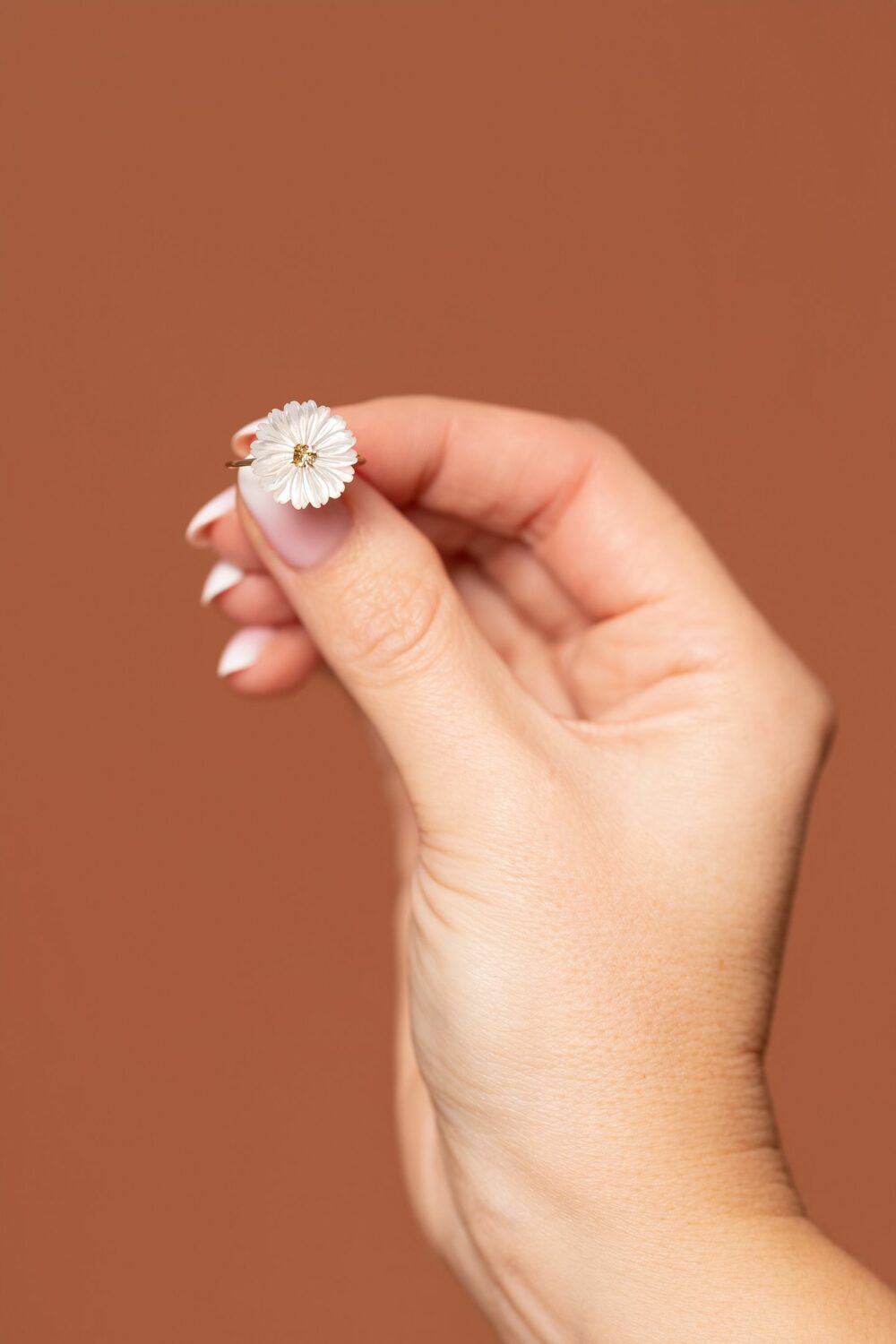 Bague marguerite nacre atelier alméa