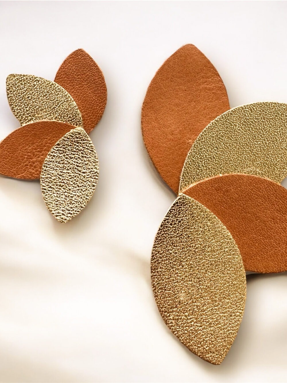 boucles d'oreilles cuir fleur camel atelier alméa