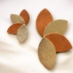 boucles d'oreilles cuir fleur camel atelier alméa